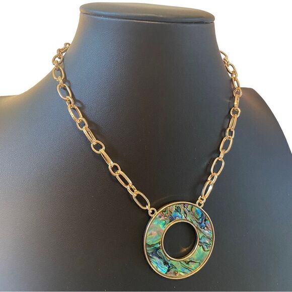 Open Circle Faux Abalone Gold Toned Pendant Necklace. - Picture 2 of 6